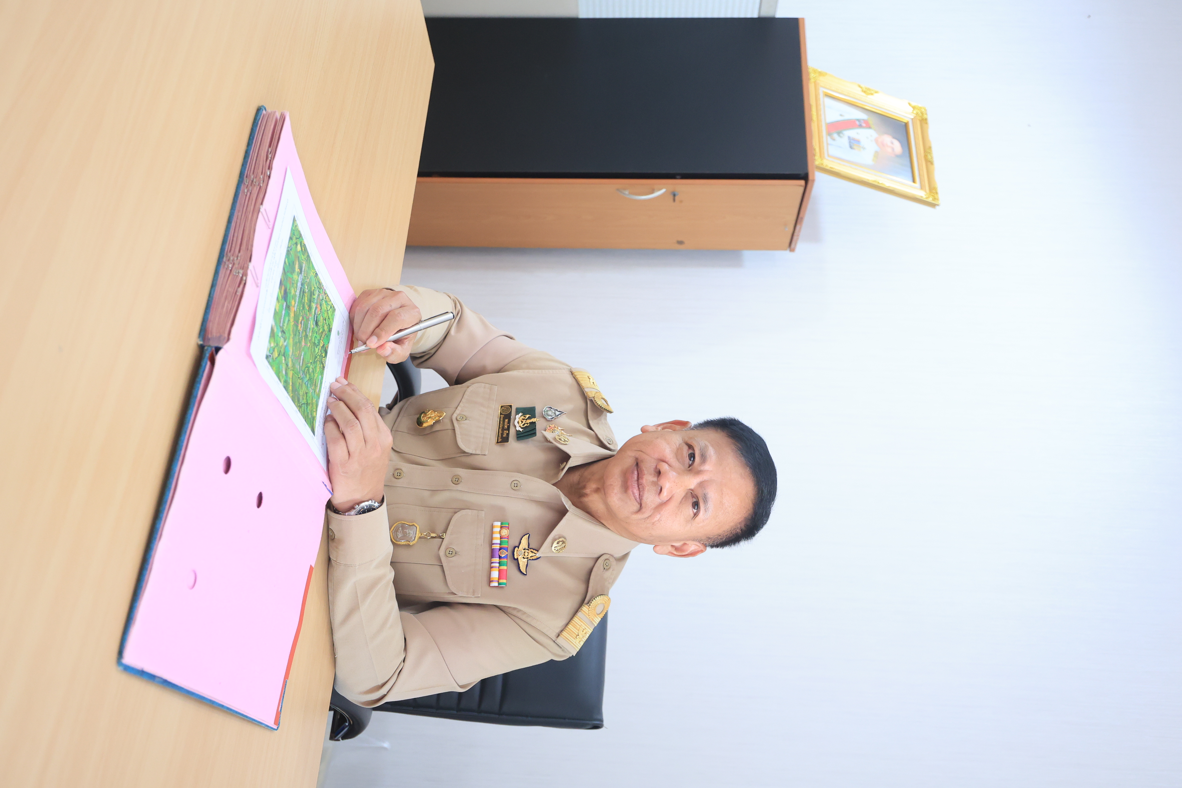 title - ผู้ตรวจราชการกรม ส.ป.ก. สักการะสิ่งศักดิ์สิทธิ์และรายงานตัวเนื่องในโอกาสเข้ารับตำแหน่งใหม่